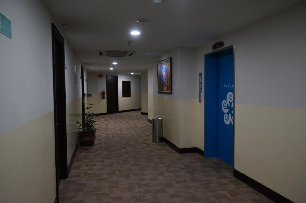 Hotel Brothers Biru Solo Baru Exterior photo